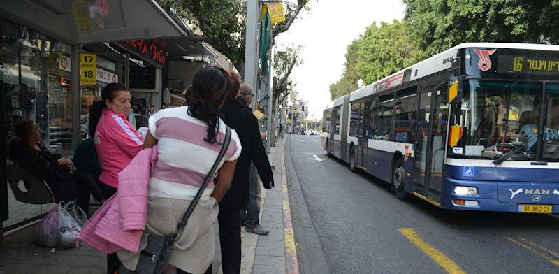 תחנת אוטובוס / צילום: תמר מצפי תחנת אוטובוס / צילום: תמר מצפי