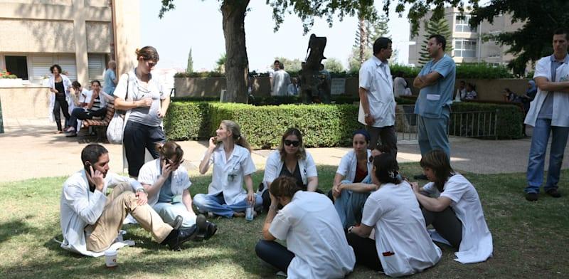 סטודנטים בשלב ההכשרה הקלינית / צילום: עינת לברון