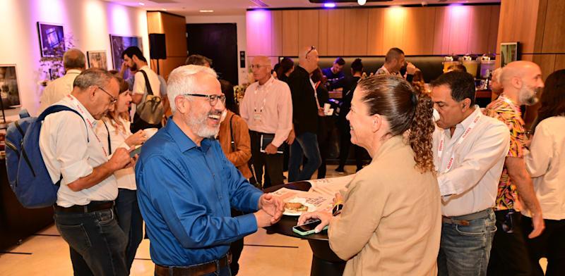 באי הכנס במרכז הרצוג פוקס נאמן / צילום: תמר מצפי