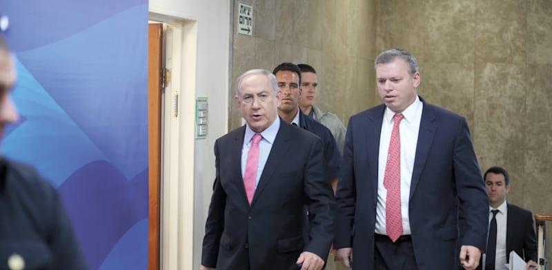 ''ממשלות הימין לא מתנהגות כמו ימין''. גרונר ונתניהו ב־2016 / צילום: עמית שאבי, ידיעות אחרונות