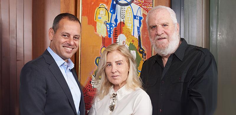 פרופ' שיזף רפאלי, נשיא שנקר; אורית אפרתי, יו''ר חבר הנאמנים של שנקר; ואייל בן סימון, מנכ''ל הפניקס / צילום: נתי חדד