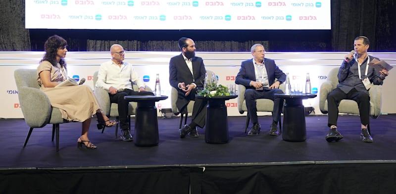 שי אהרונוביץ', יהודה מורגנשטרן, רפי אלמליח וכרמית יוליס בפאנל משותף בהנחיית דרור מרמור / צילום: כדיה לוי שי אהרונוביץ', יהודה מורגנשטרן, רפי אלמליח וכרמית יוליס בפאנל משותף בהנחיית דרור מרמור / צילום: כדיה לוי