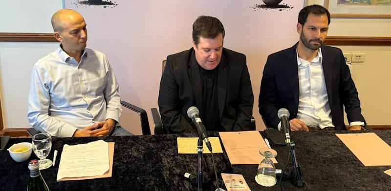 שולחן עגול בהנחיית חזי שטרנליכט עם מודי שפריר, אמיר כהנוביץ' וסוראב קטיאר בוועידת ישראל לעסקים של גלובס / צילום: גלובס שולחן עגול בהנחיית חזי שטרנליכט עם מודי שפריר, אמיר כהנוביץ' וסוראב קטיאר בוועידת ישראל לעסקים של גלובס / צילום: גלובס