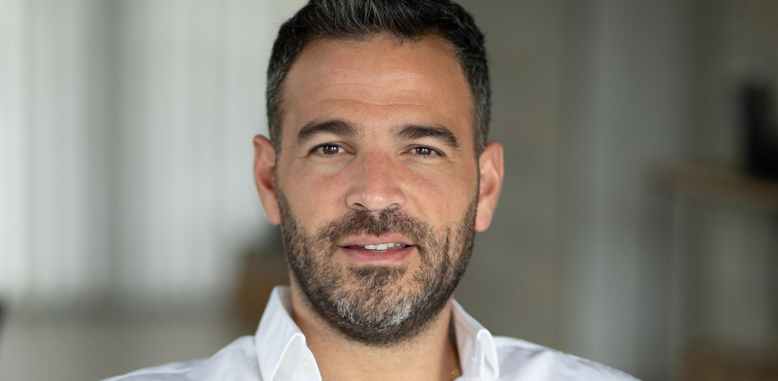 גיא עזרא, מועדון 1824 / צילום: תום בייגל גיא עזרא, מועדון 1824 / צילום: תום בייגל