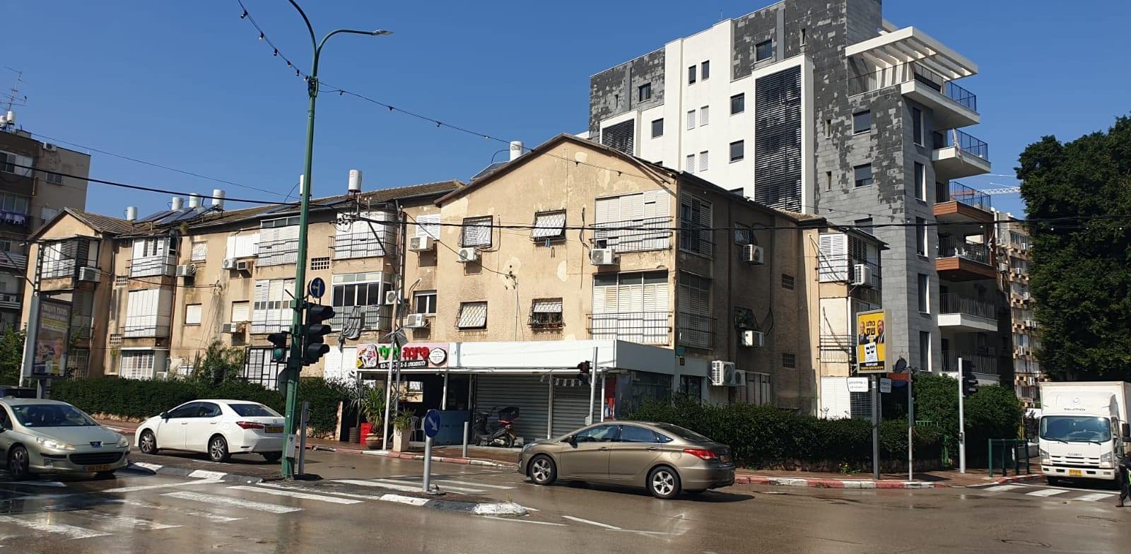 הבניין בארלוזורוב 2 פתח תקווה / צילום: אלה לוי וינריב הבניין בארלוזורוב 2 פתח תקווה / צילום: אלה לוי וינריב
