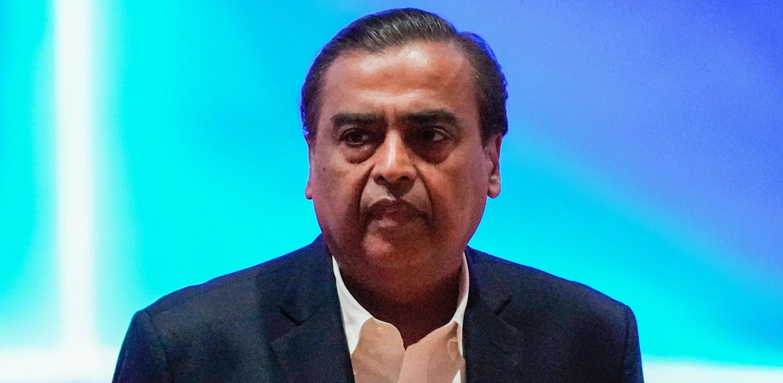 מוקש אמבאני / צילום: ap, Ajit Solanki מוקש אמבאני / צילום: ap, Ajit Solanki