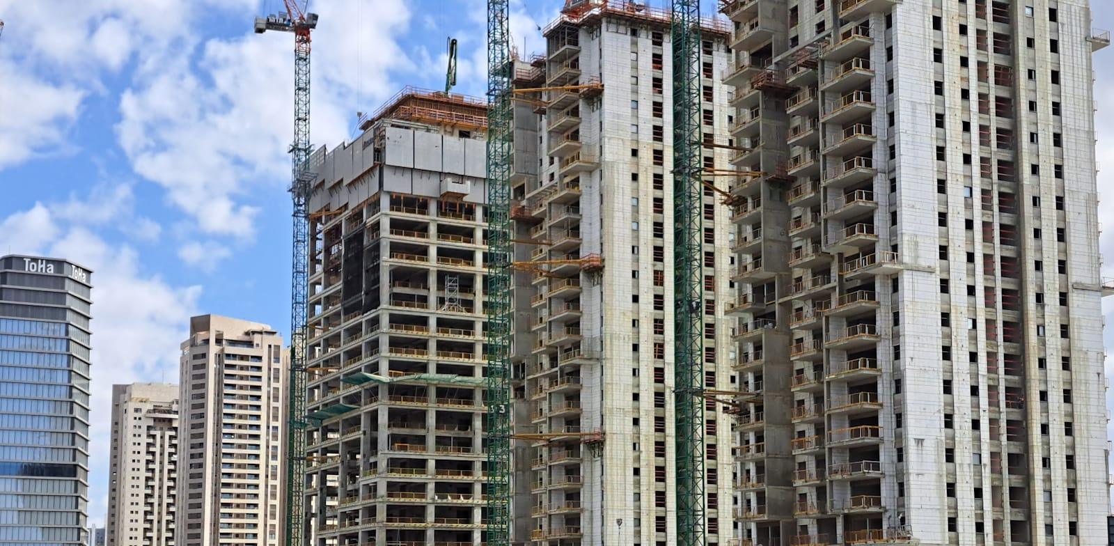 בניית משרדים / צילום: טלי בוגדנובסקי בניית משרדים / צילום: טלי בוגדנובסקי