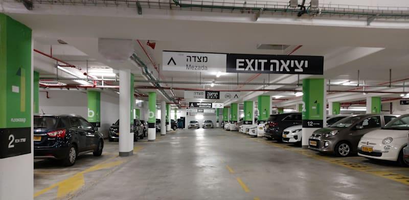 חניון תת קרקעי, רחוב ז'בוטינסקי 9 בני ברק / צילום: איל יצהר חניון תת קרקעי, רחוב ז'בוטינסקי 9 בני ברק / צילום: איל יצהר