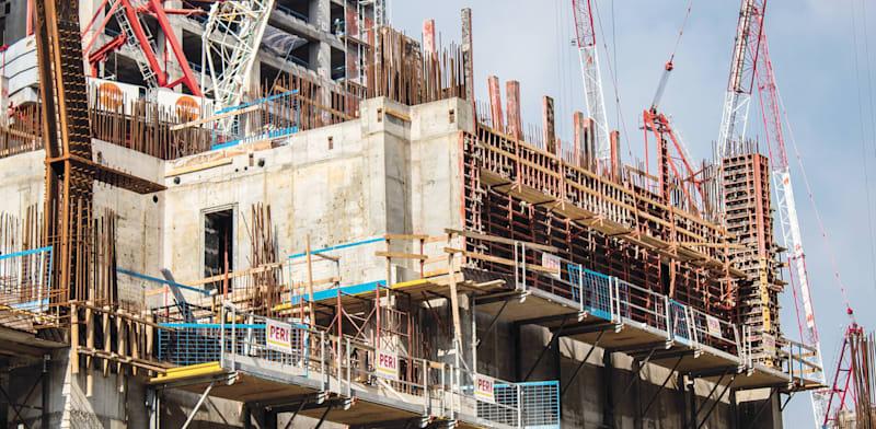 בנייה במרכז הארץ. העובדים הזרים עוד רחוקים מלהגיע / צילום: Shutterstock בנייה במרכז הארץ. העובדים הזרים עוד רחוקים מלהגיע / צילום: Shutterstock