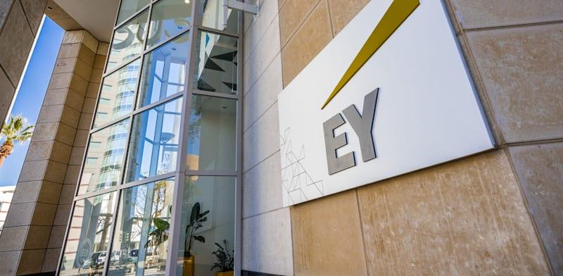 משרדי EY / צילום: Shutterstock משרדי EY / צילום: Shutterstock