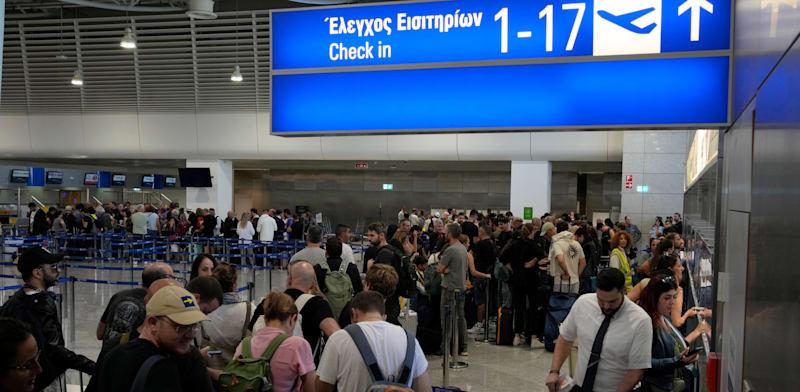 שדה התעופה של אתונה / צילום: ap, Thanassis Stavrakis שדה התעופה של אתונה / צילום: ap, Thanassis Stavrakis