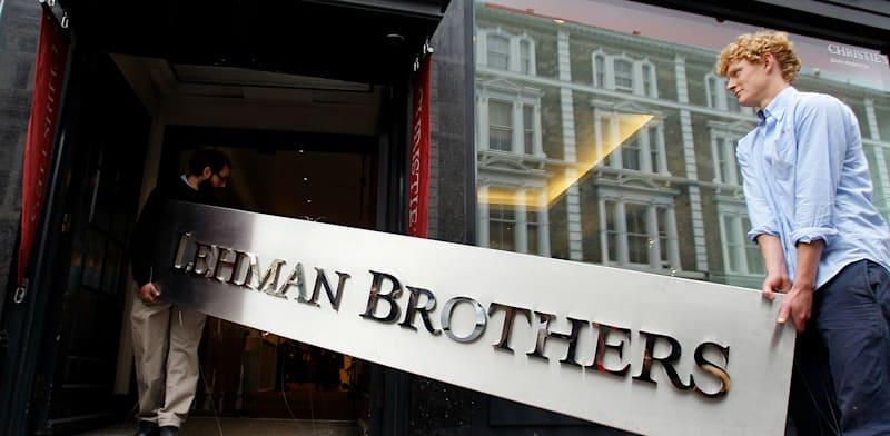 סגירת ליהמן ברדרס בעקבות משבר הסאב פריים ב־2008 / צילום: ap, Kirsty Wigglesworth סגירת ליהמן ברדרס בעקבות משבר הסאב פריים ב־2008 / צילום: ap, Kirsty Wigglesworth