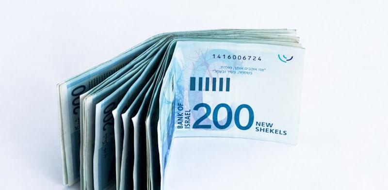 שטרות של 200 שקל / צילום: Shutterstock שטרות של 200 שקל / צילום: Shutterstock