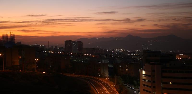 טהרן הבוקר, לאחר השמע ההפצצות / צילום: Reuters, Majid Asgaripour טהרן הבוקר, לאחר השמע ההפצצות / צילום: Reuters, Majid Asgaripour