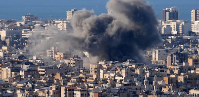 תקיפת ישראל בביירות. חשש שהסכסוך יפגע בצמיחה מעבר לצפוי / צילום: ap, Hussein Malla תקיפת ישראל בביירות. חשש שהסכסוך יפגע בצמיחה מעבר לצפוי / צילום: ap, Hussein Malla