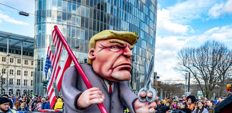 בובת טראמפ בקרנבל בגרמניה, בפברואר / צילום: Reuters, IMAGO/Peter Schickert בובת טראמפ בקרנבל בגרמניה, בפברואר / צילום: Reuters, IMAGO/Peter Schickert