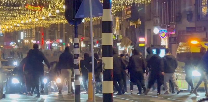 התפרעויות נגד ישראלים באמסטרדם / צילום: Reuters, X/iAnnet התפרעויות נגד ישראלים באמסטרדם / צילום: Reuters, X/iAnnet