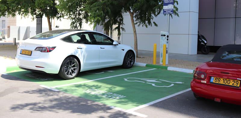 התקציב להקמת תחנות טעינה מהירות בוטל / צילום: Shutterstock התקציב להקמת תחנות טעינה מהירות בוטל / צילום: Shutterstock