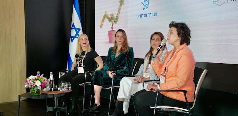 פאנל בהשתתפות רותם נחמני, טלי תובל ונוי קדם-מדמון ובהנחיית שירלי קנטור בכנס אחריות עסקית של גלובס / צילום: כדיה לוי פאנל בהשתתפות רותם נחמני, טלי תובל ונוי קדם-מדמון ובהנחיית שירלי קנטור בכנס אחריות עסקית של גלובס / צילום: כדיה לוי