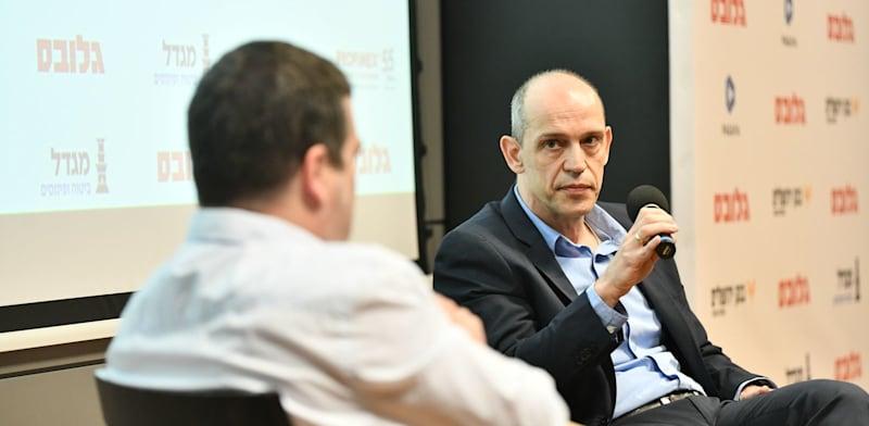 יאיר קפלן, מנכ''ל בנק ירושלים, בשיחה עם חזי שטרנליכט, גלובס / צילום: יוסי כהן יאיר קפלן, מנכ''ל בנק ירושלים, בשיחה עם חזי שטרנליכט, גלובס / צילום: יוסי כהן