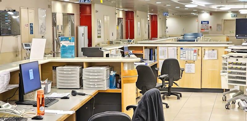 כיסאות ריקים באיכילוב. שירותי הרפואה מידלדלים / צילום: Shutterstock כיסאות ריקים באיכילוב. שירותי הרפואה מידלדלים / צילום: Shutterstock