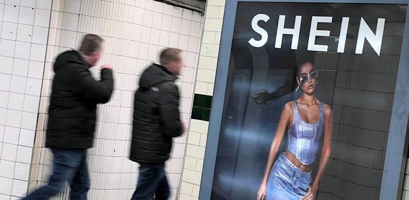 מודעת פרסומת של שיין. המטרה: להוריד עלויות / צילום: Reuters, Suzanne Plunkett מודעת פרסומת של שיין. המטרה: להוריד עלויות / צילום: Reuters, Suzanne Plunkett