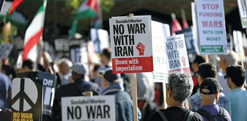 הפגנות בלונדון נגד התקיפות של ישראל וארה''ב באיראן, השבוע / צילום: Reuters, Rasid Necati Aslim הפגנות בלונדון נגד התקיפות של ישראל וארה''ב באיראן, השבוע / צילום: Reuters, Rasid Necati Aslim