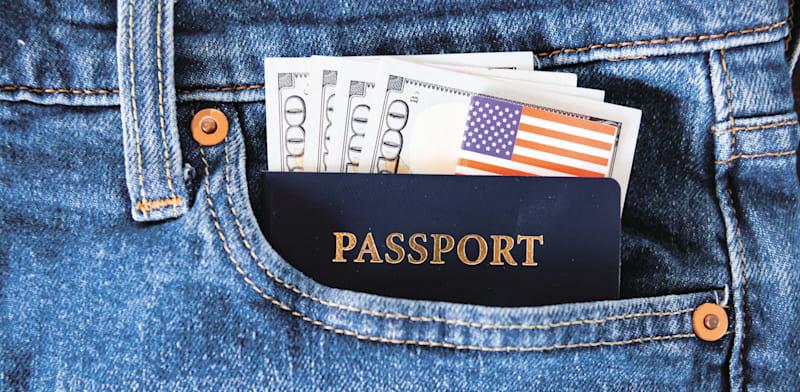 צניחת הדולר פוגעת בתיירים האמריקאים / צילום: Shutterstock צניחת הדולר פוגעת בתיירים האמריקאים / צילום: Shutterstock