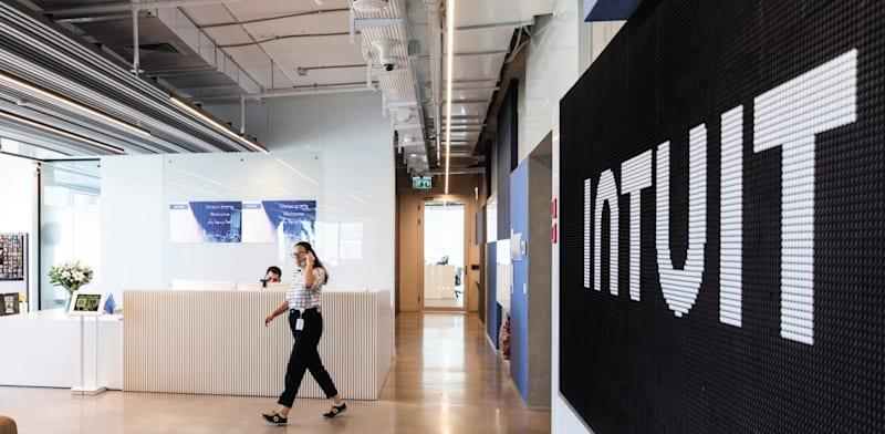 משרדי Intuit / צילום: מיכה לובטון משרדי Intuit / צילום: מיכה לובטון