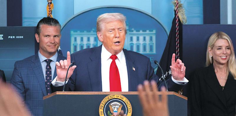 טראמפ מודיע על כוונתו לשלוח את המשמר הלאומי לוושינגטון, לצד התובעת הכללית ושר ההגנה / צילום: ap, Alex Brandon טראמפ מודיע על כוונתו לשלוח את המשמר הלאומי לוושינגטון, לצד התובעת הכללית ושר ההגנה / צילום: ap, Alex Brandon