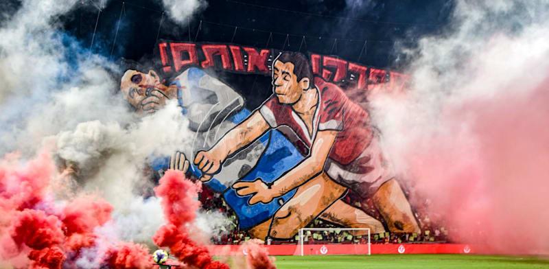 מופע האבוקות בדרבי התל־אביבי שפוצץ / צילום: יהודה הליקמן, ספורטס רבי מופע האבוקות בדרבי התל־אביבי שפוצץ / צילום: יהודה הליקמן, ספורטס רבי