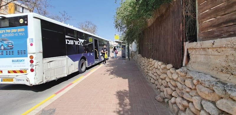 אוטובוס בתחנה בבאר שבע / צילום: טלי בוגדנובסקי אוטובוס בתחנה בבאר שבע / צילום: טלי בוגדנובסקי