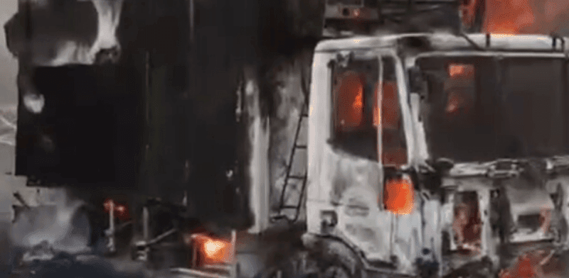 המתפרעים הגיעו רעולי פנים, הכו את הפלסטינים ושרפו כ-10 רכבים ומשאיות / צילום: לפי סעיף 27 א' המתפרעים הגיעו רעולי פנים, הכו את הפלסטינים ושרפו כ-10 רכבים ומשאיות / צילום: לפי סעיף 27 א'