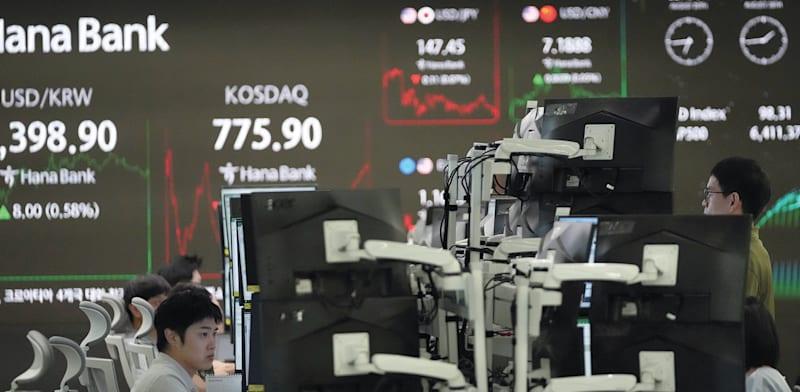 בורסת KOSDAQ בסיאול / צילום: ap, Lee Jin-man בורסת KOSDAQ בסיאול / צילום: ap, Lee Jin-man