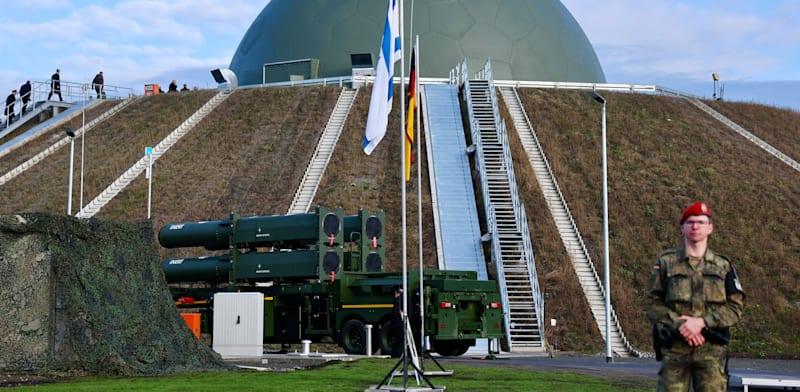 טקס קבלת מערכת חץ 3 בגרמניה / צילום: Reuters, Jan Woitas/dpa טקס קבלת מערכת חץ 3 בגרמניה / צילום: Reuters, Jan Woitas/dpa