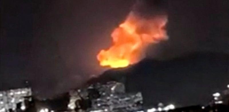 קולות נפץ הבוקר בבירת ונצואלה / צילום: Reuters, REUTERS קולות נפץ הבוקר בבירת ונצואלה / צילום: Reuters, REUTERS