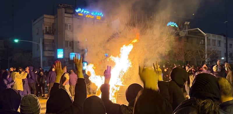 הפגנות בטהרן נגד המשטר / צילום: ap הפגנות בטהרן נגד המשטר / צילום: ap