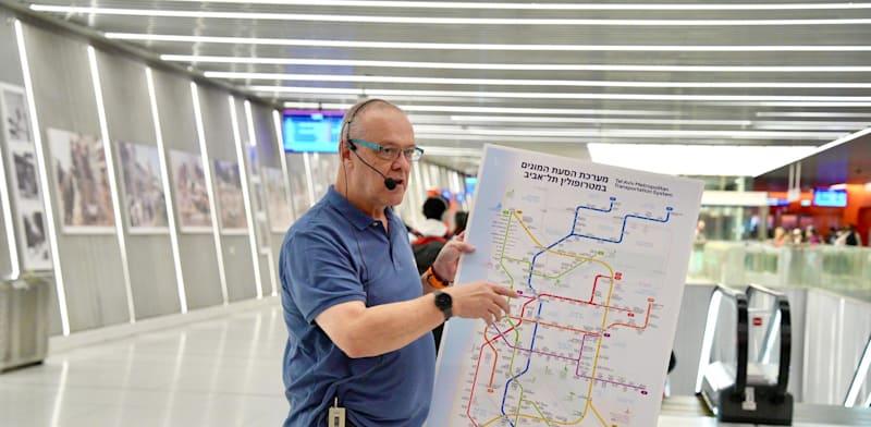 סיור ברכבת הקלה / צילום: כדיה לוי סיור ברכבת הקלה / צילום: כדיה לוי