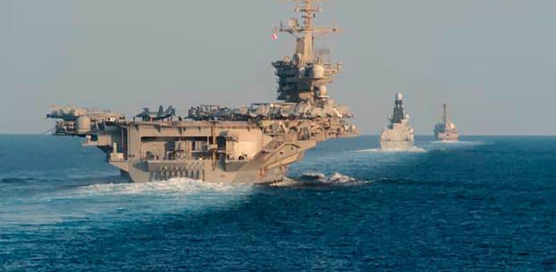 נושאת המטוסים האמריקאית אברהם לינקולן במיצרי הורמוז / צילום: ap, Zachary Pearson נושאת המטוסים האמריקאית אברהם לינקולן במיצרי הורמוז / צילום: ap, Zachary Pearson